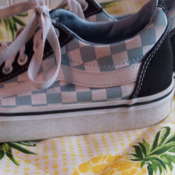 Women's Vans size 8 sneakers, blue and white checkered - Picture 4 of 7